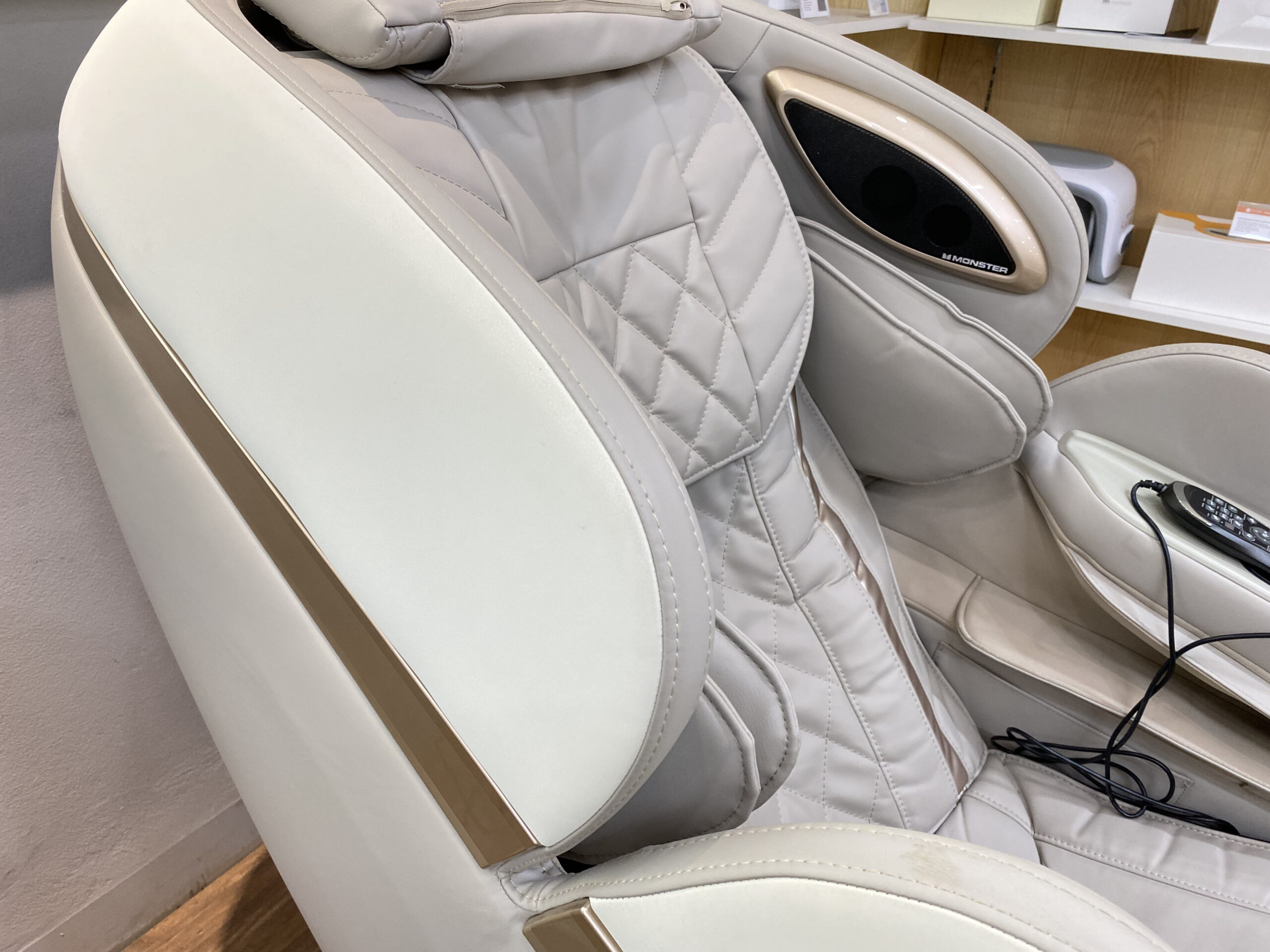 Cận cảnh ghế massage Xiaomi Joypal V3 thông minh